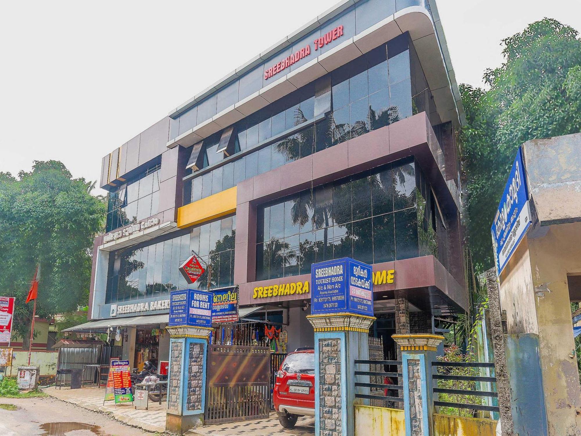 สปอต ออน 46608 ศรี ภัทรา ทัวริสต์โฮม Hotel โกลลัม ภายนอก รูปภาพ