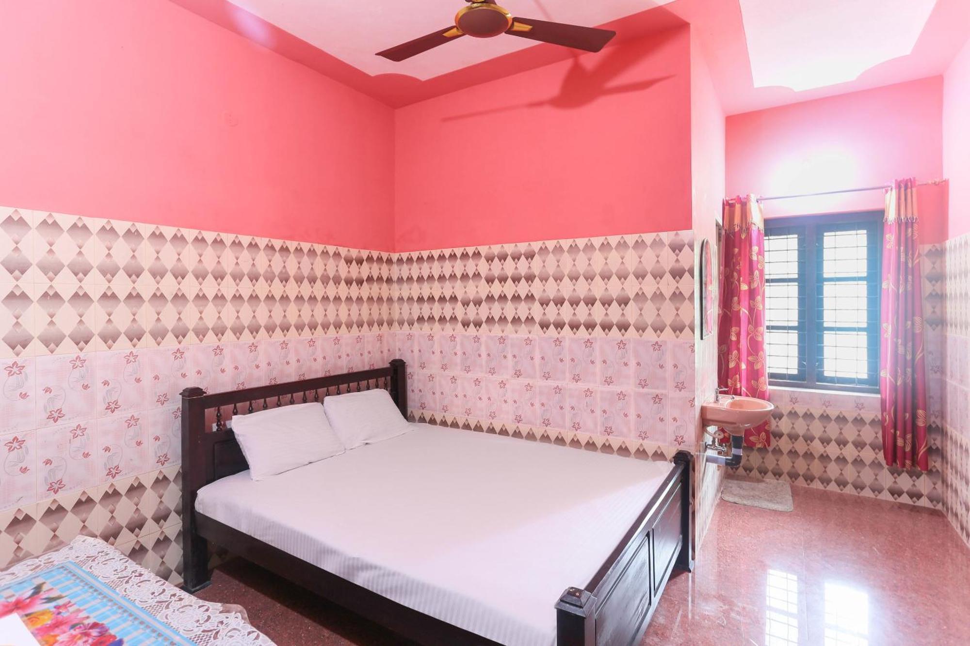 สปอต ออน 46608 ศรี ภัทรา ทัวริสต์โฮม Hotel โกลลัม ภายนอก รูปภาพ