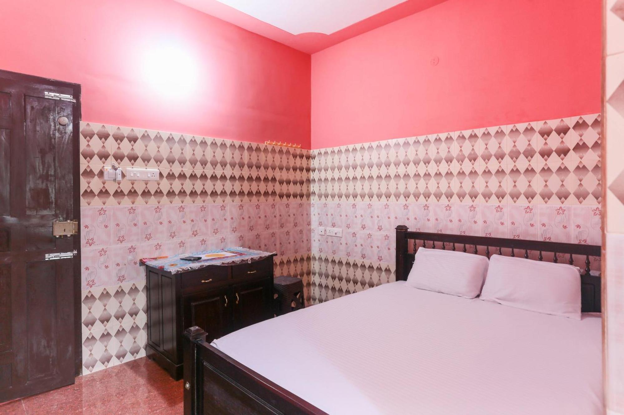สปอต ออน 46608 ศรี ภัทรา ทัวริสต์โฮม Hotel โกลลัม ภายนอก รูปภาพ
