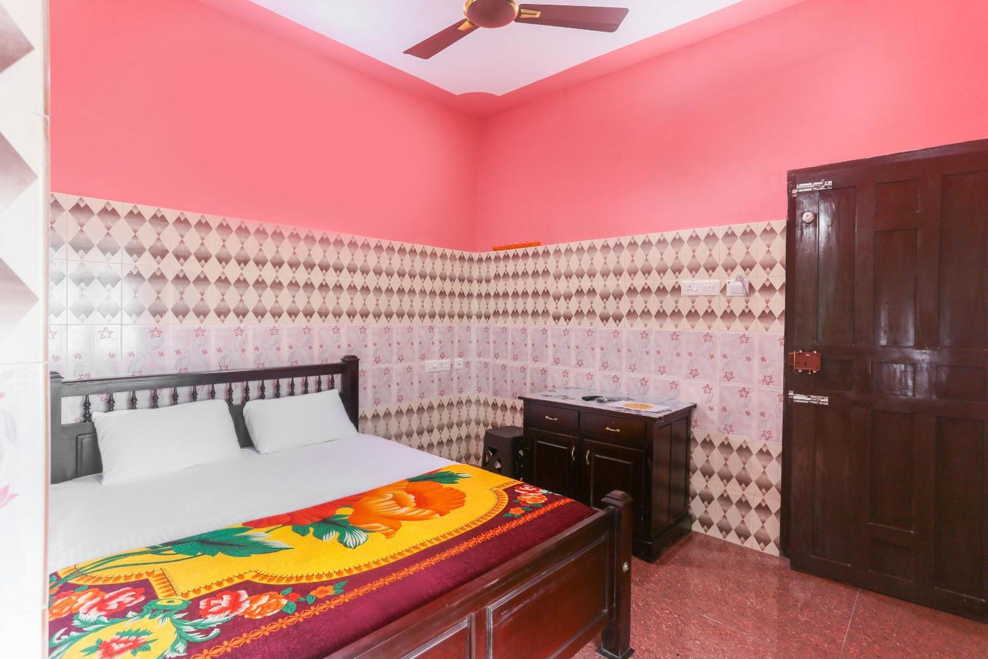 สปอต ออน 46608 ศรี ภัทรา ทัวริสต์โฮม Hotel โกลลัม ภายนอก รูปภาพ