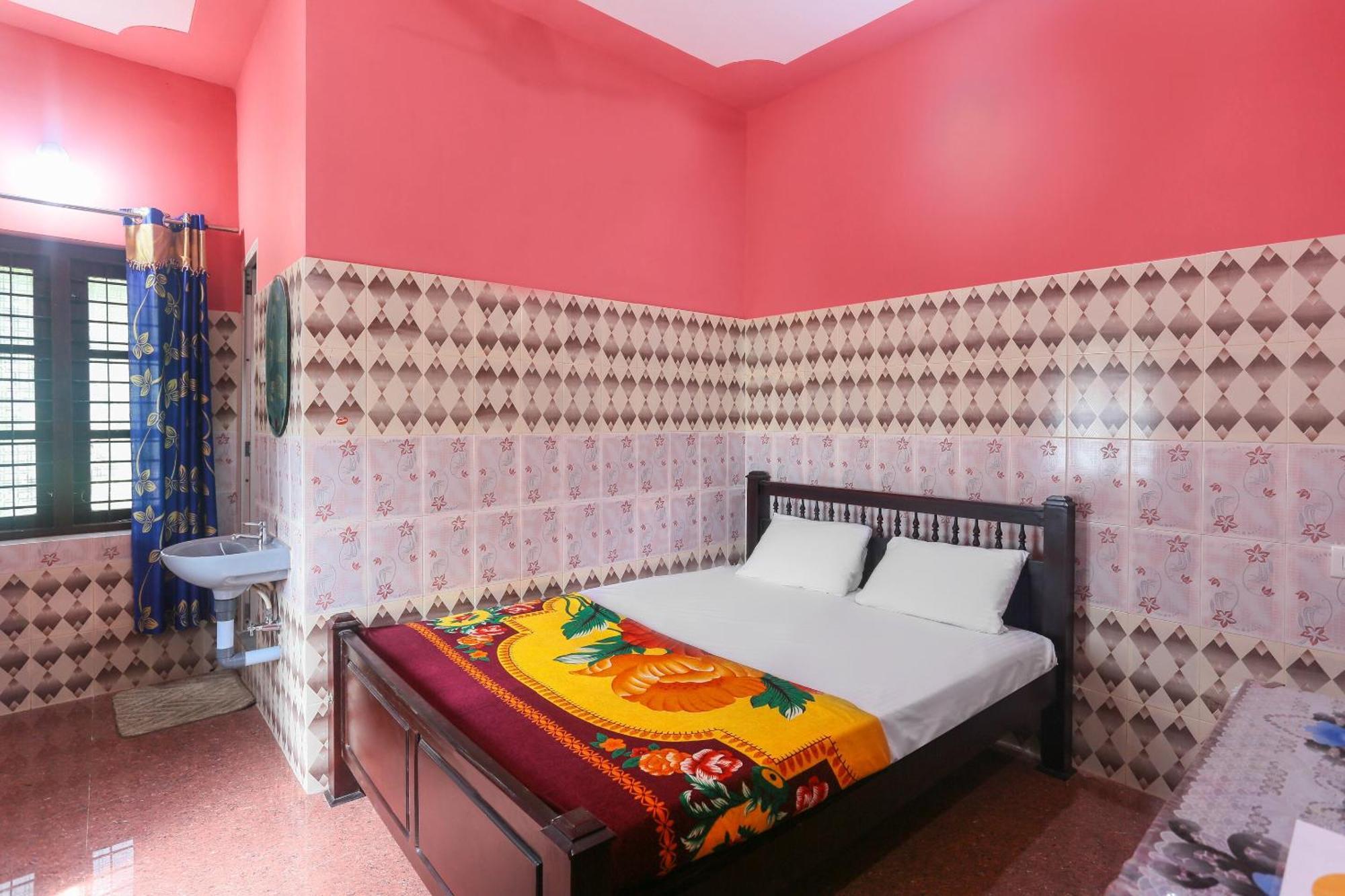 สปอต ออน 46608 ศรี ภัทรา ทัวริสต์โฮม Hotel โกลลัม ภายนอก รูปภาพ