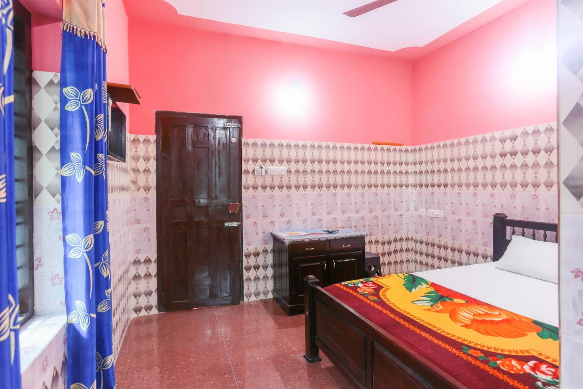 สปอต ออน 46608 ศรี ภัทรา ทัวริสต์โฮม Hotel โกลลัม ภายนอก รูปภาพ