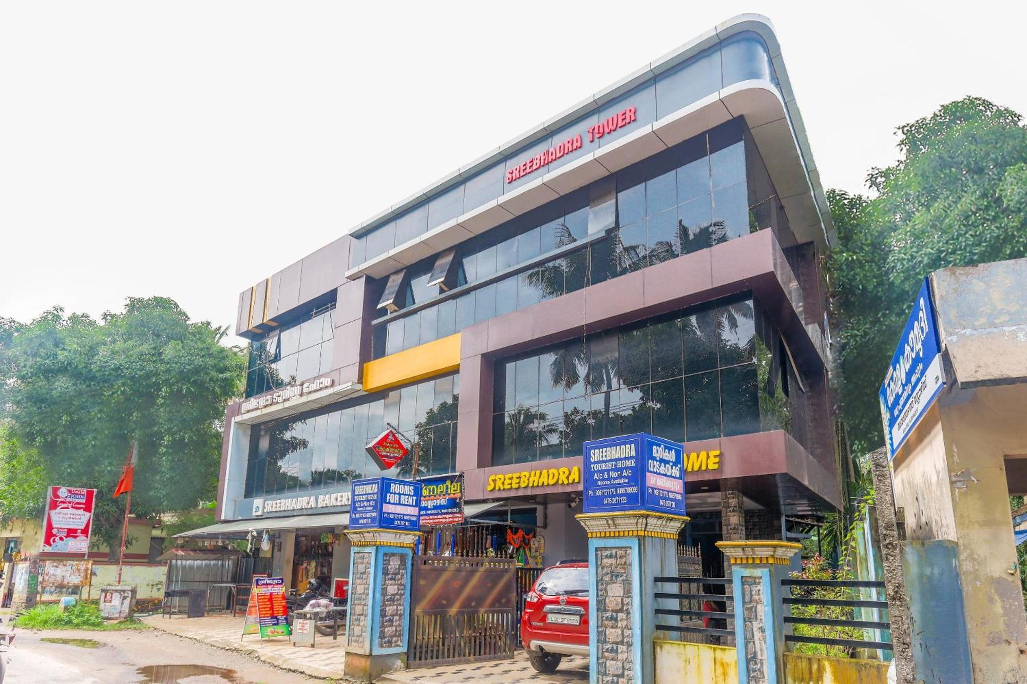 สปอต ออน 46608 ศรี ภัทรา ทัวริสต์โฮม Hotel โกลลัม ภายนอก รูปภาพ