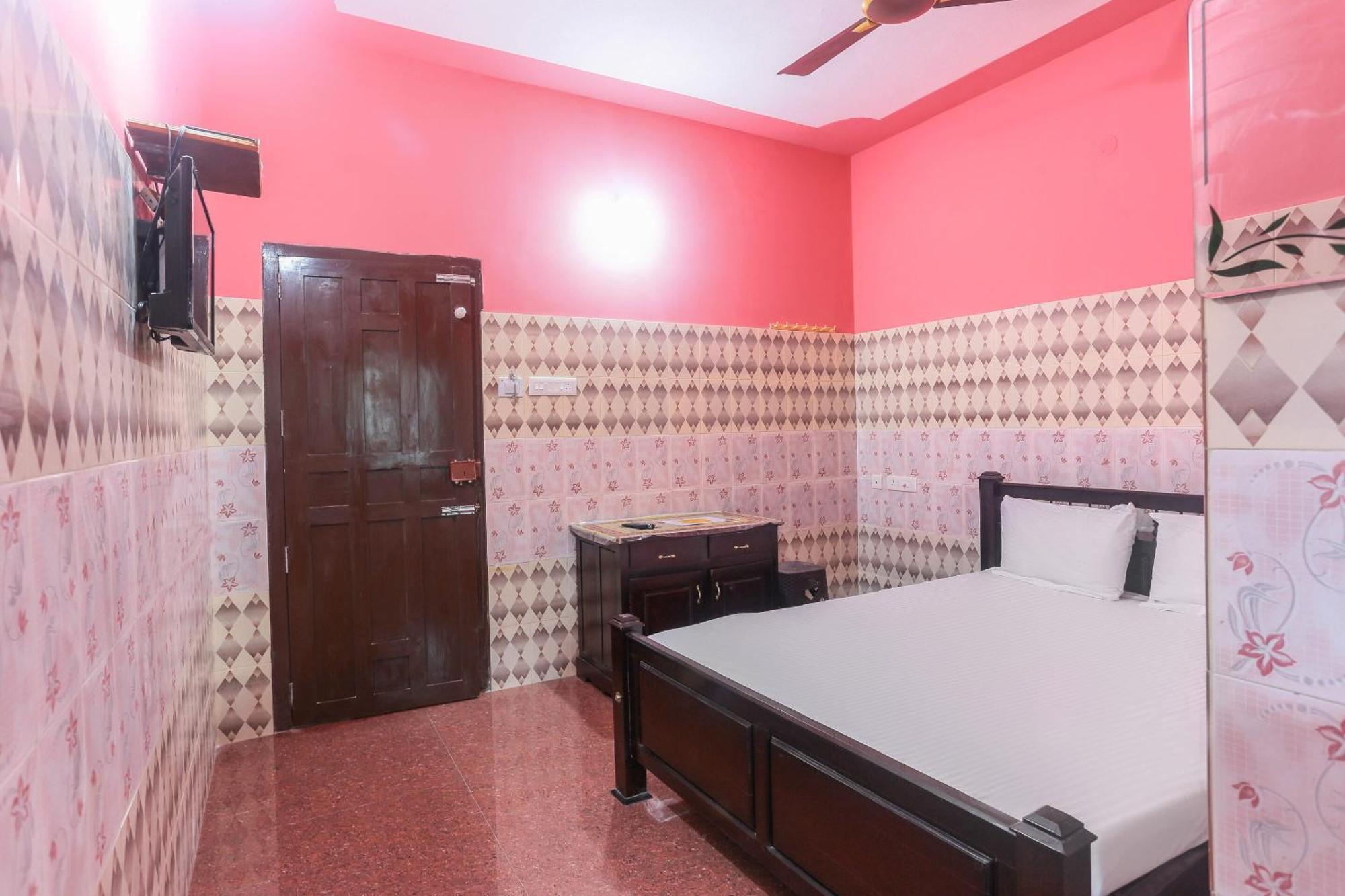 สปอต ออน 46608 ศรี ภัทรา ทัวริสต์โฮม Hotel โกลลัม ภายนอก รูปภาพ